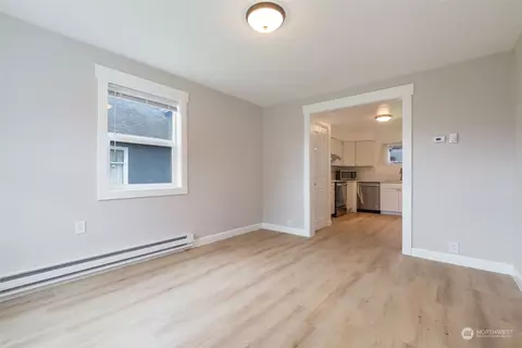 Living - 2418 State St, Everett, WA 98201 photo 4 of 6