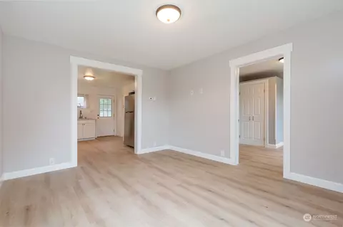 Living - 2418 State St, Everett, WA 98201 photo 6 of 6