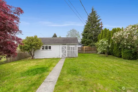 Exterior - 2418 State St, Everett, WA 98201 photo 4 of 5