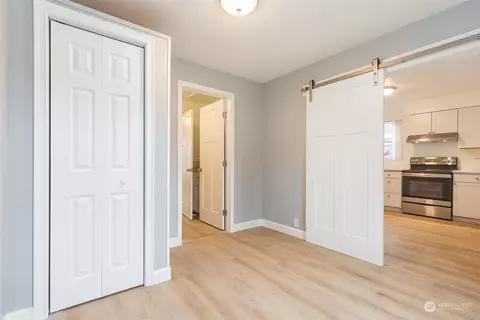 Entry Way - 2418 State St, Everett, WA 98201 photo 3 of 3