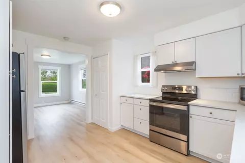 Kitchen - 2418 State St, Everett, WA 98201 photo 1 of 5