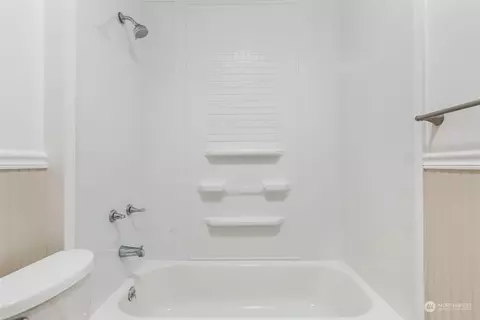 Bath - 2418 State St, Everett, WA 98201 photo 2 of 3