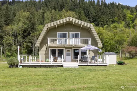 33514 Mount Tahoma Canyon Rd E, Ashford, WA 98304