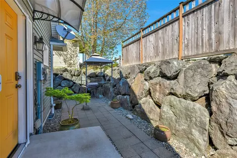 Exterior - 1223 Donovan Ln, Everett, WA 98201 photo 5 of 12
