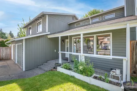 21821 SE 271st St, Maple Valley, WA 98038
