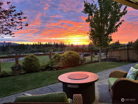 1595 24th Ave NE, Issaquah, WA 98029