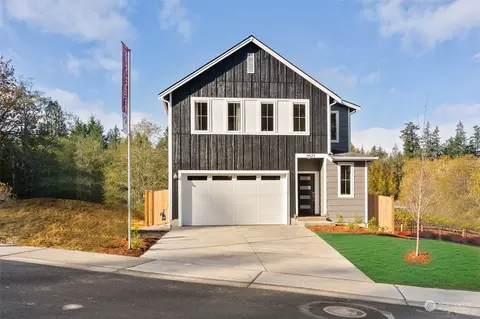 21 NE Shadowhawk Ln, Bremerton, WA 98311