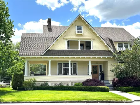 121 W 5th St, Waitsburg, WA 99361