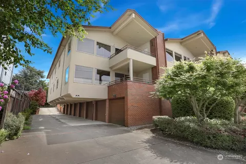 325 3rd Ave S #203, Edmonds, WA 98020