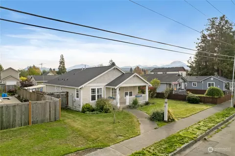 220 S Perkins St, Buckley, WA 98321