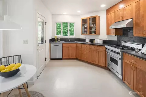 Kitchen - 3330 E John St, Seattle, WA 98112 photo 1 of 2