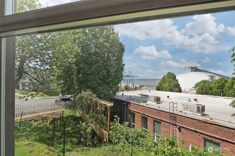 View/Area - 913 Wall St, Everett, WA 98201 photo 1 of 7