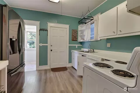 Kitchen - 913 Wall St, Everett, WA 98201 photo 1 of 3