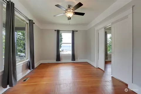 Living - 913 Wall St, Everett, WA 98201 photo 3 of 3