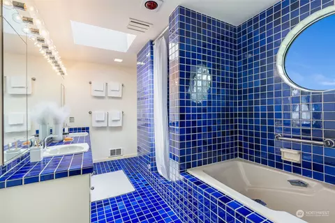 303 36th Ave E, Seattle, WA 98112 photo 23