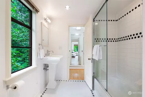 303 36th Ave E, Seattle, WA 98112 photo 18