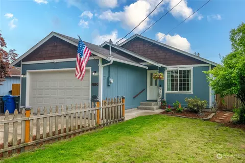 715 4th Ave SW, Puyallup, WA 98371