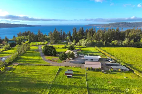 464 Bachelor Rd, Sequim, WA 98382