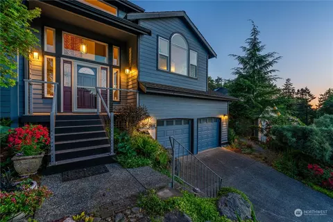 1811 S 251st Pl, Des Moines, WA 98198