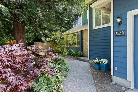 1533 Whited Pl NW, Bainbridge Island, WA 98110