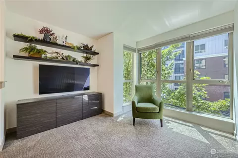 1420 E Pine St #E404, Seattle, WA 98122