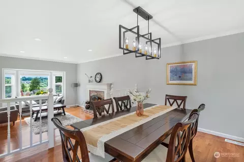 Dining - 17218 3rd Ave SE, Bothell, WA 98012 photo 2 of 2