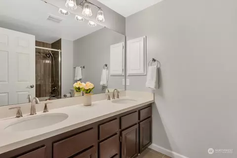 Bath - 17218 3rd Ave SE, Bothell, WA 98012 photo 1 of 2