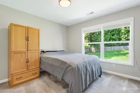 Bedroom - 17218 3rd Ave SE, Bothell, WA 98012 photo 4 of 5