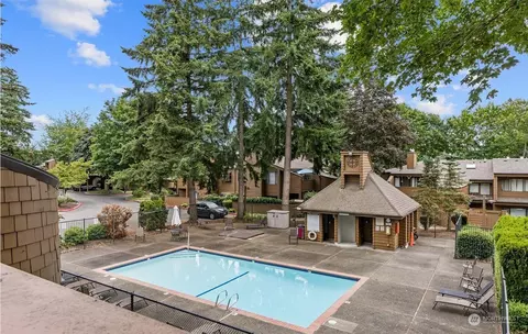 11502 NE 128th St #35, Kirkland, WA 98034