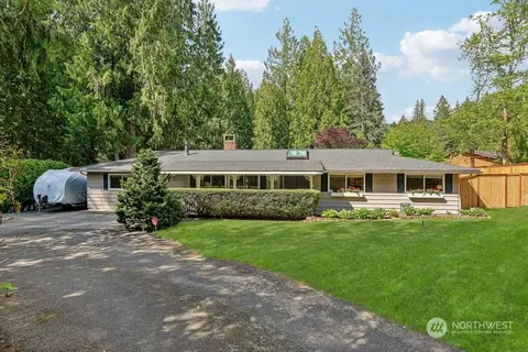 24008 SE Tiger Mountain Rd, Issaquah, WA 98027