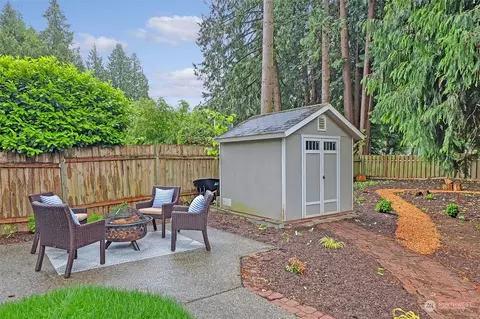 Exterior - 19910 96th Ave NE, Bothell, WA 98011 photo 4 of 11