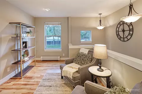 Living - 19910 96th Ave NE, Bothell, WA 98011 photo 5 of 5
