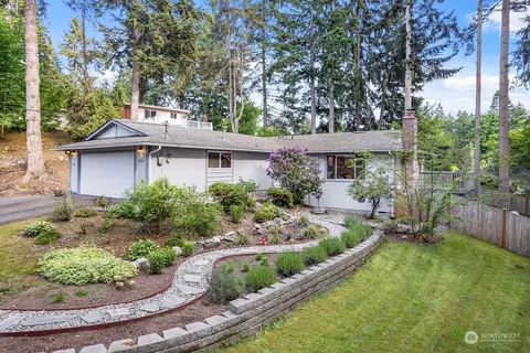 1010 213th Pl SW, Lynnwood, WA 98036