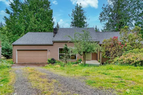 401 Rainier Ln, Port Ludlow, WA 98365