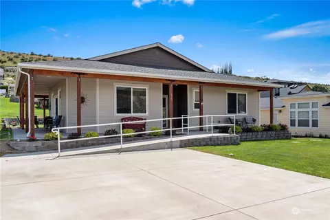 470 W Emerson Dr, Orondo, WA 98843
