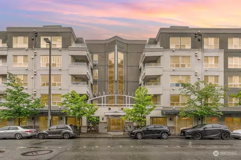 925 110th Ave NE #PH-6, Bellevue, WA 98004
