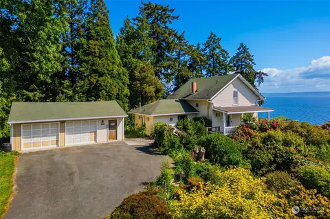 11504 Logg Rd NE, Bainbridge Island, WA 98110
