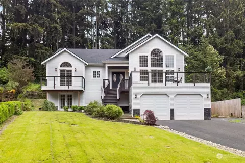 5605 41st Ave E, Tacoma, WA 98443