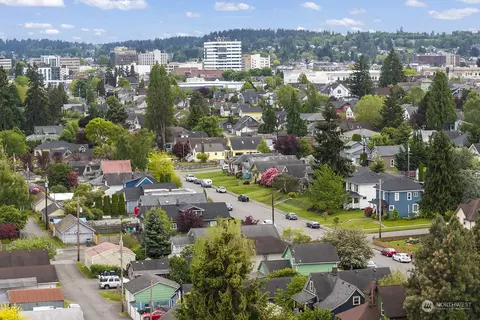 View/Area - 1925 Oakes Ave, Everett, WA 98201 photo 3 of 8