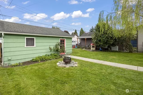 Exterior - 1925 Oakes Ave, Everett, WA 98201 photo 5 of 12