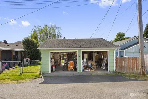 Exterior - 1925 Oakes Ave, Everett, WA 98201 photo 10 of 12