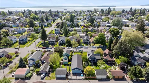 View/Area - 1925 Oakes Ave, Everett, WA 98201 photo 2 of 8