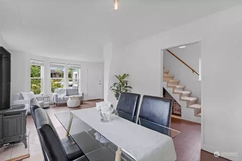 Dining - 1925 Oakes Ave, Everett, WA 98201 photo 2 of 2