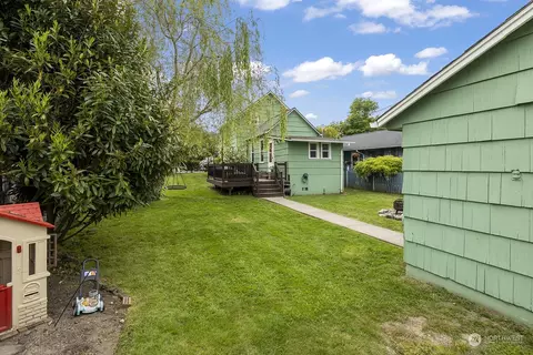 Exterior - 1925 Oakes Ave, Everett, WA 98201 photo 4 of 12