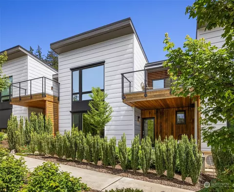 233 Ebi Ln NE, Bainbridge Island, WA 98110