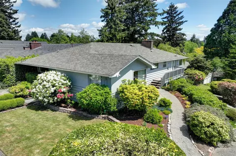 7000 20th Ave NE, Seattle, WA 98115