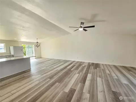 Living - 1005 S Capstone Ave, Othello, WA 99344 photo 5 of 5