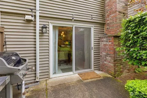 Exterior - 424 214th St SW #24B, Bothell, WA 98021 photo 7 of 9
