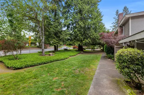 Exterior - 424 214th St SW #24B, Bothell, WA 98021 photo 2 of 9