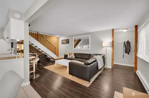 Living - 424 214th St SW #24B, Bothell, WA 98021 photo 3 of 4
